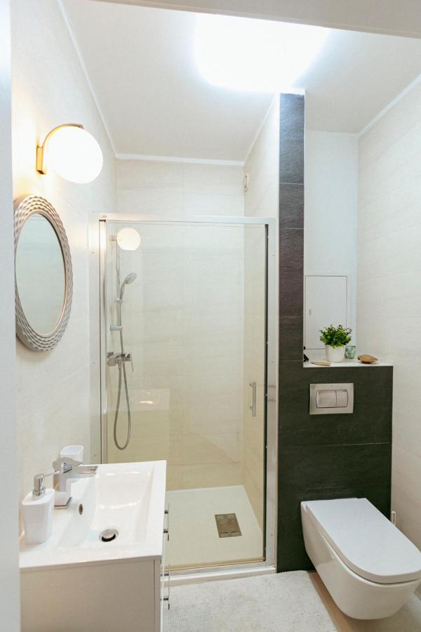 Pawia 51 - Piekny Wiok Na Centrum Warszawy - Duzy Balkon - Smart Tv 55 Cali Wifi - Good Apartament *